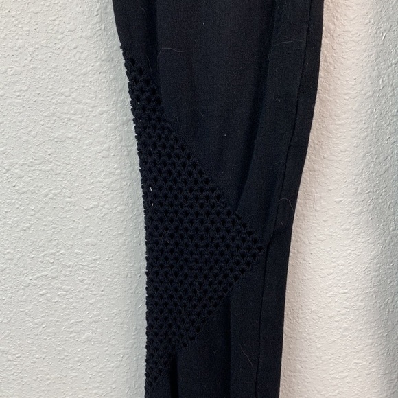 Black Leggings mesh triangle detail on thighs. Cottiny soft stretchy high waist - Picture 3 of 8